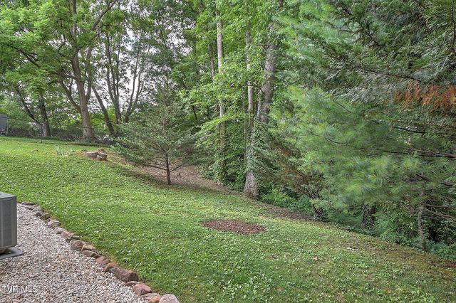 5 Poplar Wood Court, Johnson City, TN 37604