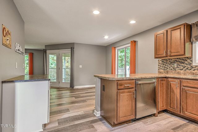 5 Poplar Wood Court, Johnson City, TN 37604