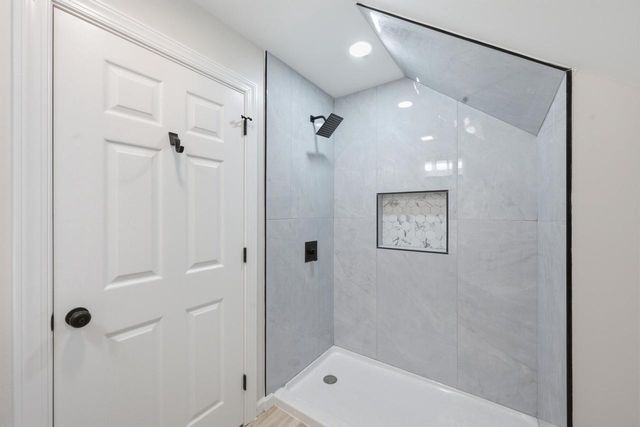 2920 N 27th STREET, Milwaukee, WI 53210