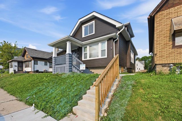 2920 N 27th STREET, Milwaukee, WI 53210
