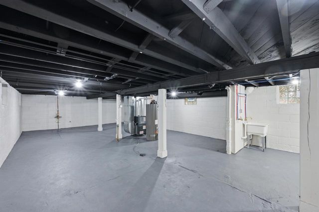 2920 N 27th STREET, Milwaukee, WI 53210