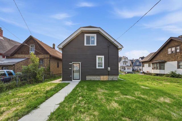 2920 N 27th STREET, Milwaukee, WI 53210