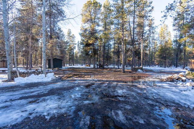 17024 Helbrock Drive, Bend, OR 97707