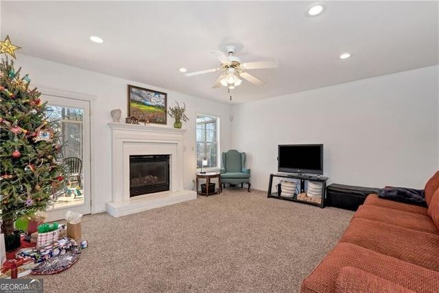 1115 Lake Lucerne Road SW, Lilburn, GA 30047