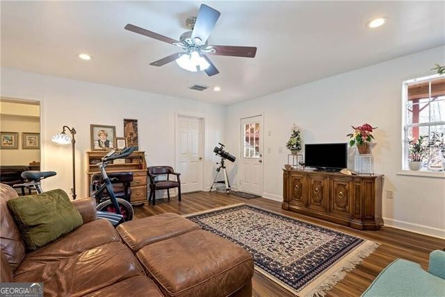 1115 Lake Lucerne Road SW, Lilburn, GA 30047