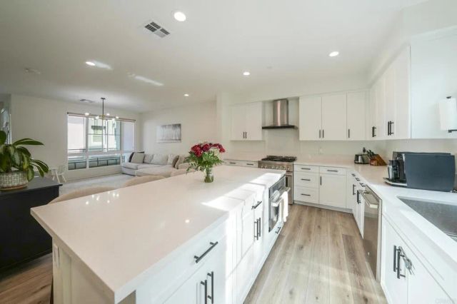 13054 Lumen Way, San Diego, CA 92130