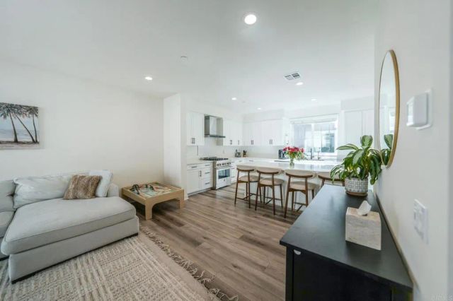 13054 Lumen Way, San Diego, CA 92130