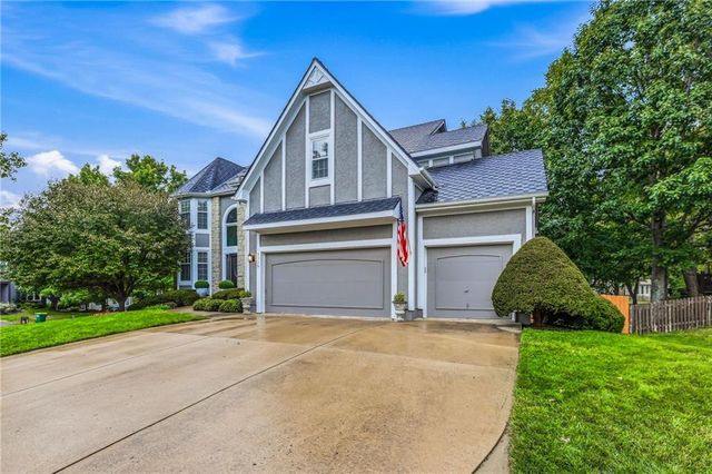 5316 W 132 Street, Overland Park, KS 66209