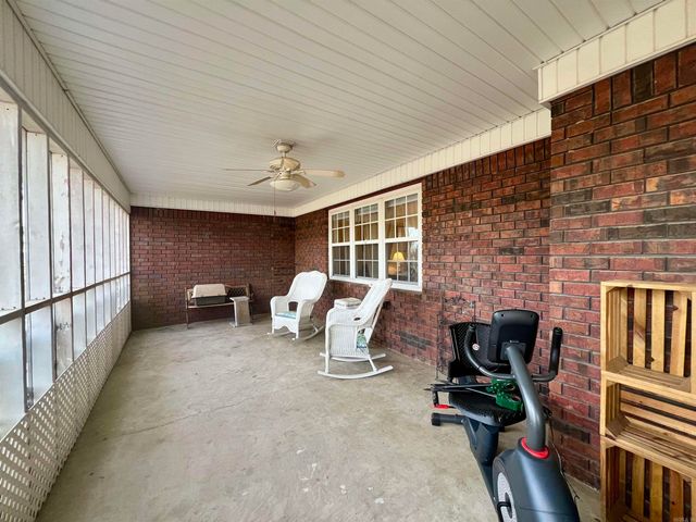 82 County Road 321, Jonesboro, AR 72401