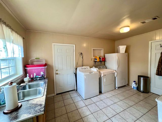 82 County Road 321, Jonesboro, AR 72401