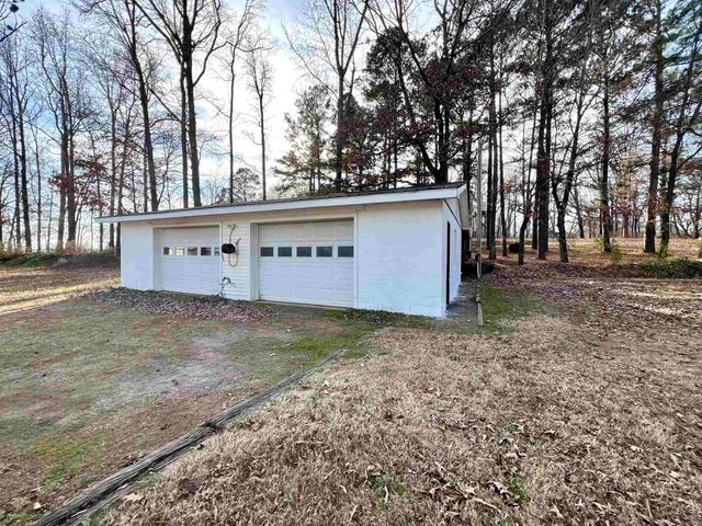 82 County Road 321, Jonesboro, AR 72401