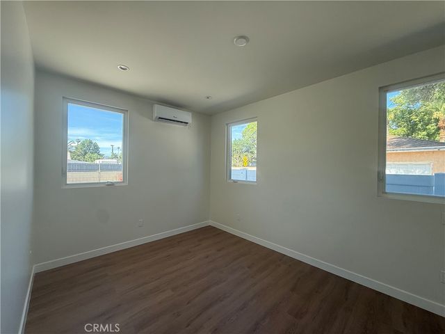 20953 Saticoy, Canoga Park, CA 91304