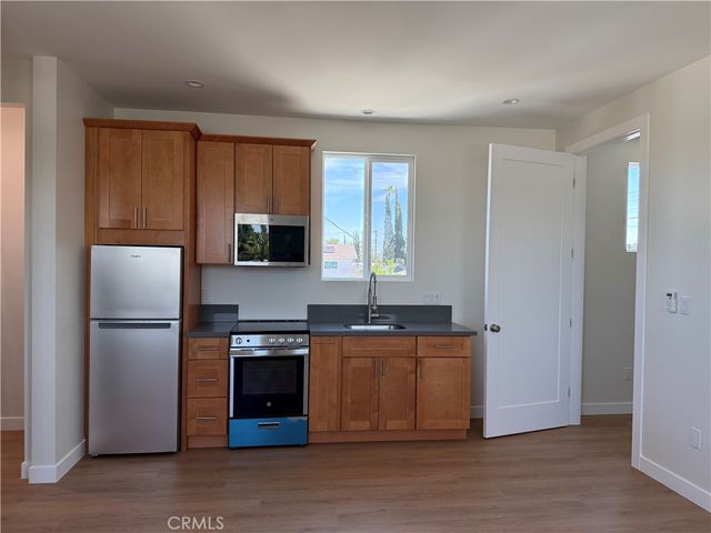 20953 Saticoy, Canoga Park, CA 91304