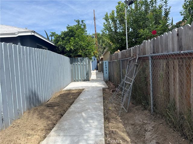 20953 Saticoy, Canoga Park, CA 91304