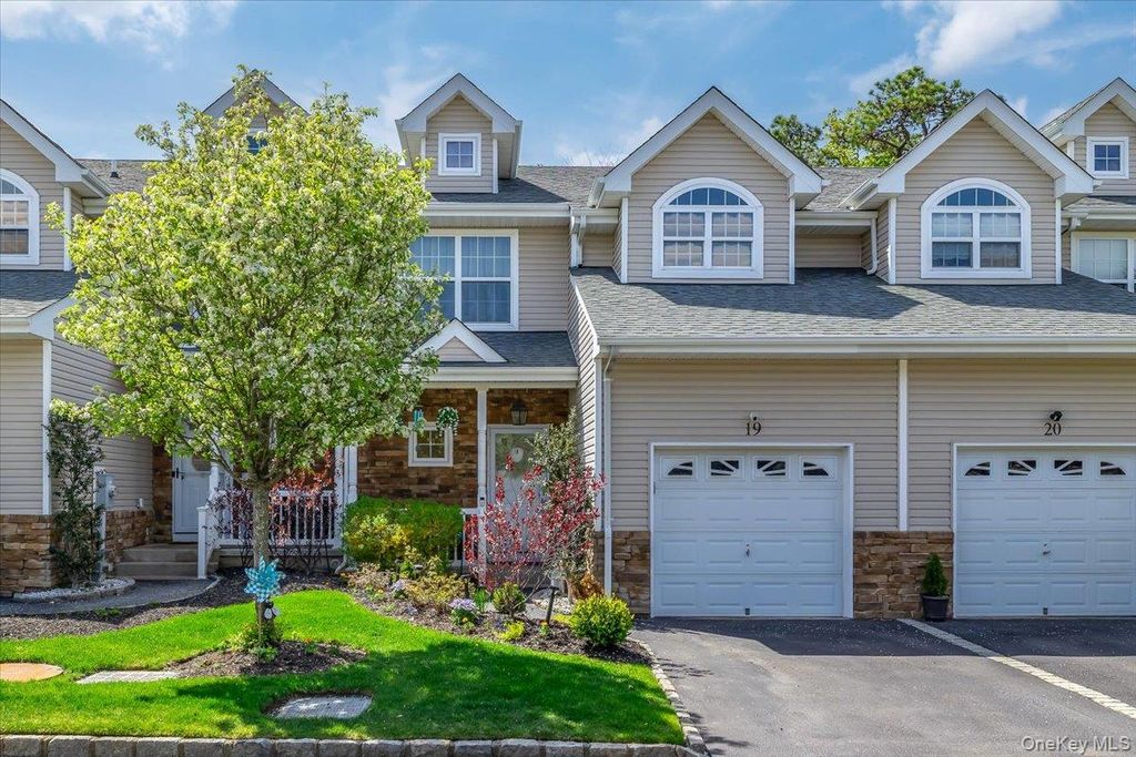 19 Terrace Lane, Patchogue, NY 11772