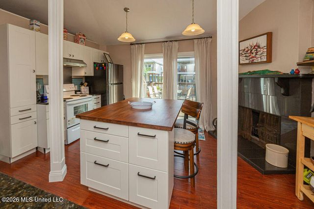 4070 Cardinal Street, Bay Saint Louis, MS 39520