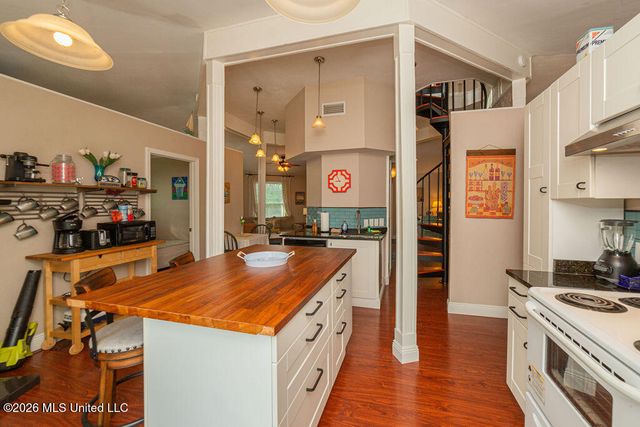 4070 Cardinal Street, Bay Saint Louis, MS 39520