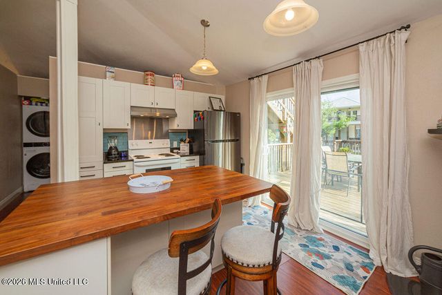 4070 Cardinal Street, Bay Saint Louis, MS 39520