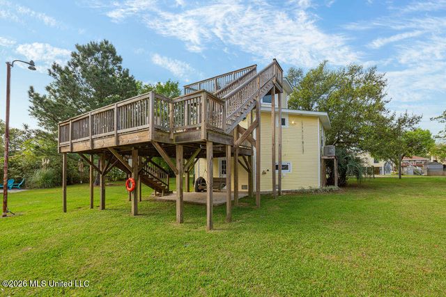 4070 Cardinal Street, Bay Saint Louis, MS 39520