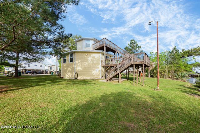 4070 Cardinal Street, Bay Saint Louis, MS 39520