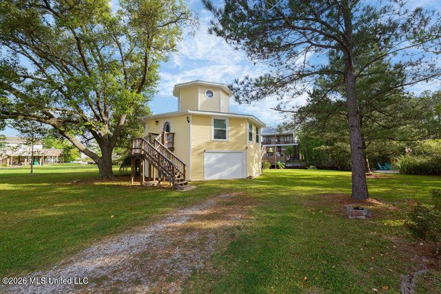 4070 Cardinal Street, Bay Saint Louis, MS 39520