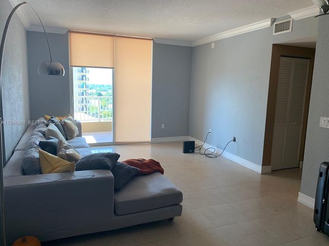 117 NW 42nd Ave 1208, Miami, FL 33126