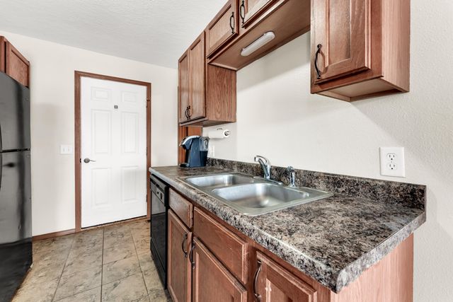 2462 W Cedar Creek Drive, Springfield, MO 65803