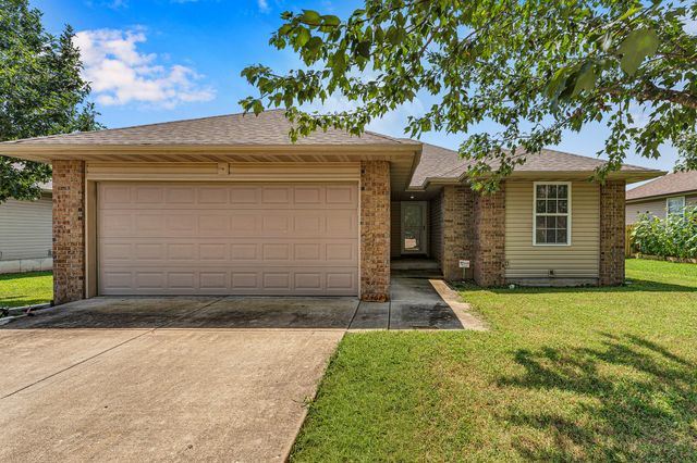 2462 W Cedar Creek Drive, Springfield, MO 65803