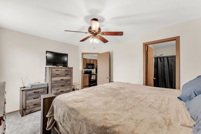 2462 W Cedar Creek Drive, Springfield, MO 65803