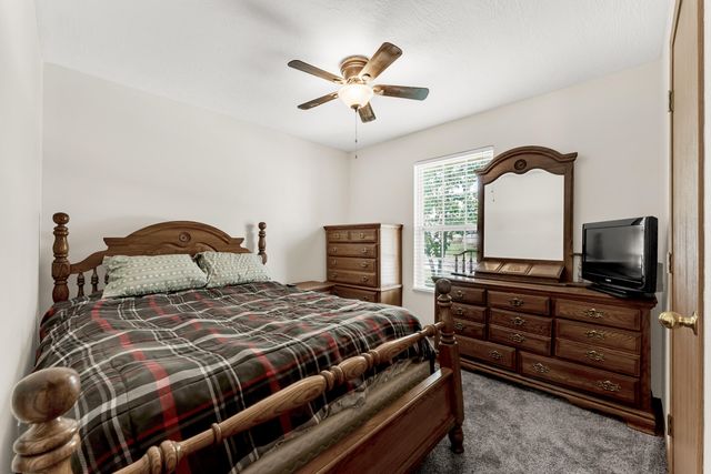 2462 W Cedar Creek Drive, Springfield, MO 65803