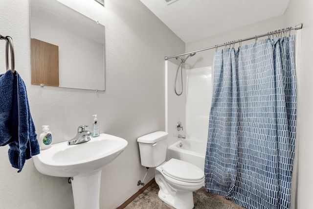 2462 W Cedar Creek Drive, Springfield, MO 65803