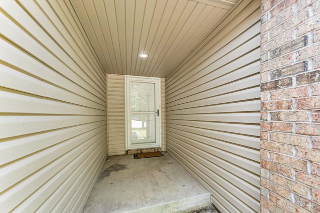 2462 W Cedar Creek Drive, Springfield, MO 65803