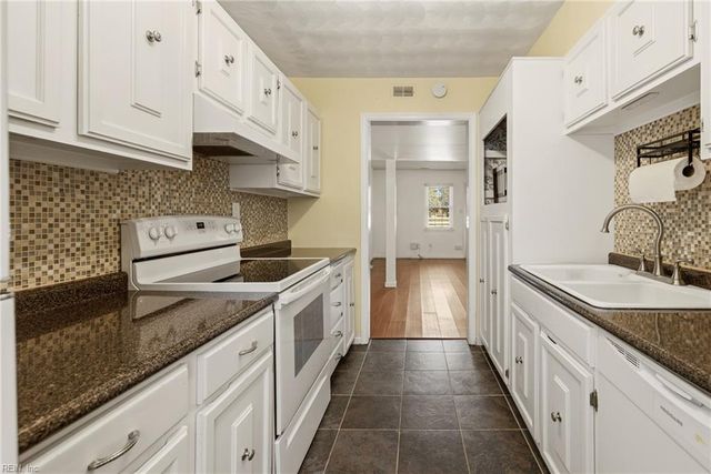 3187 Reese DR, Portsmouth, VA 23703
