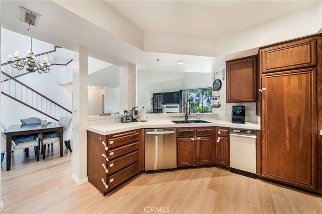 2551 Plaza Del Amo, Torrance, CA 90503