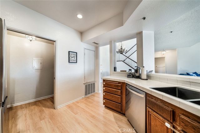 2551 Plaza Del Amo, Torrance, CA 90503