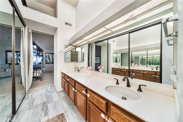 2551 Plaza Del Amo, Torrance, CA 90503