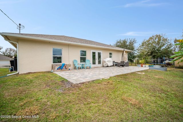 8615 102nd Court, Vero Beach, FL 32967