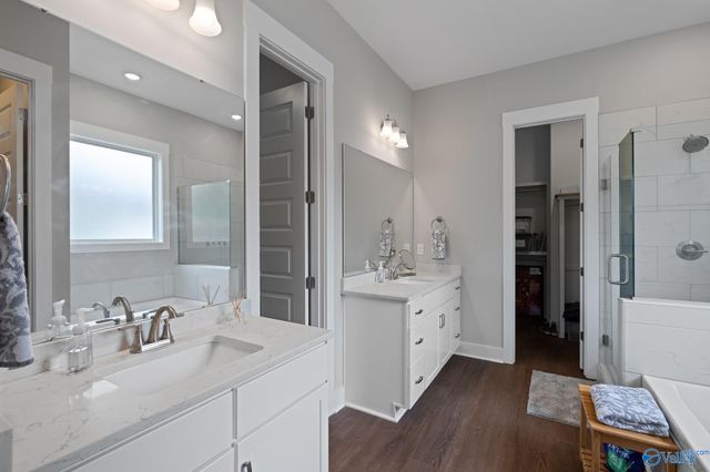 7529 Speckle Belly Boulevard SE, Owens Cross Roads, AL 35763