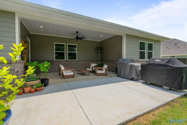 7529 Speckle Belly Boulevard SE, Owens Cross Roads, AL 35763
