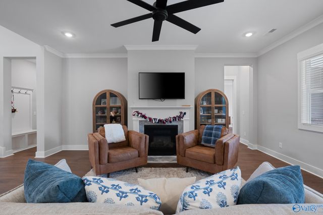 7529 Speckle Belly Boulevard SE, Owens Cross Roads, AL 35763