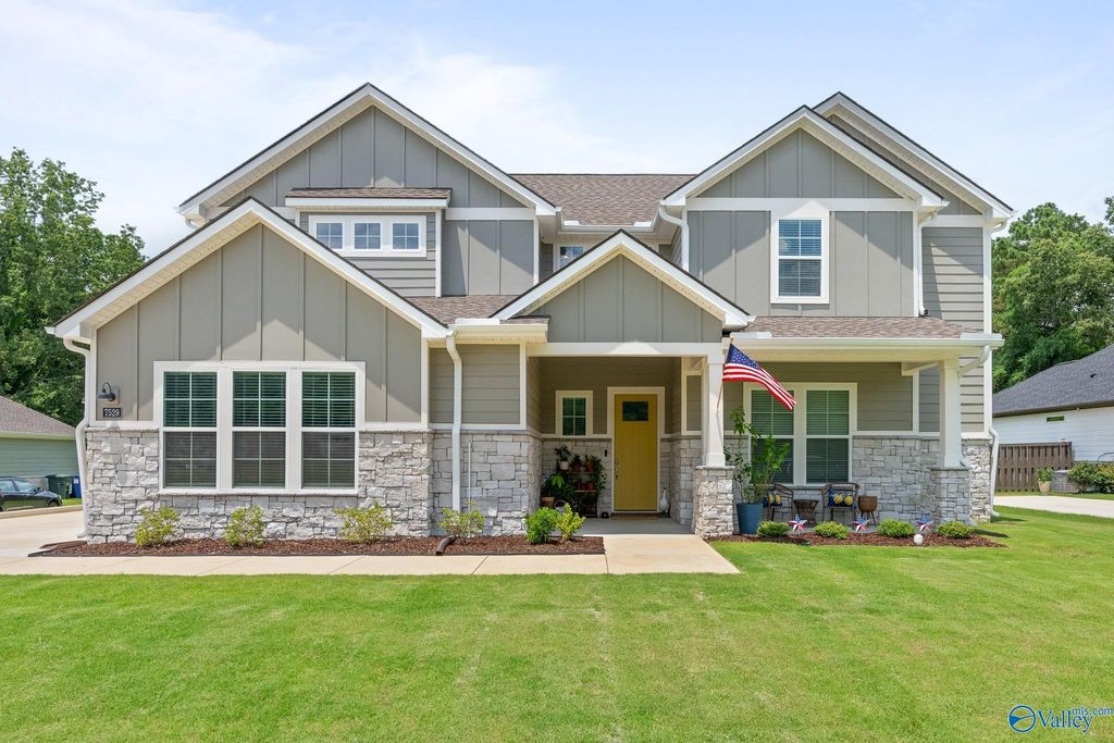 7529 Speckle Belly Boulevard SE, Owens Cross Roads, AL 35763