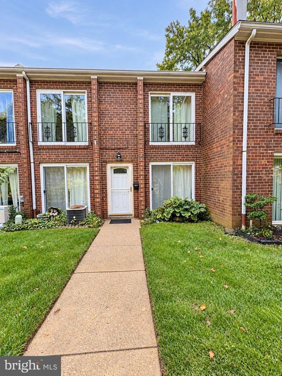 9001 RIDGE AVE #46, Philadelphia, PA 19128 — exterior