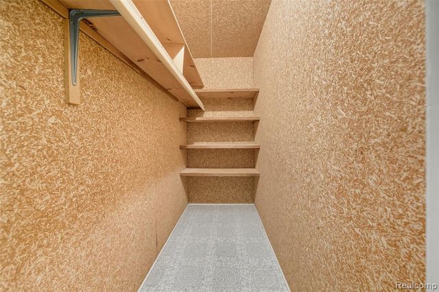 19710 W 13 Mile Road 108, Beverly Hills, MI 48025