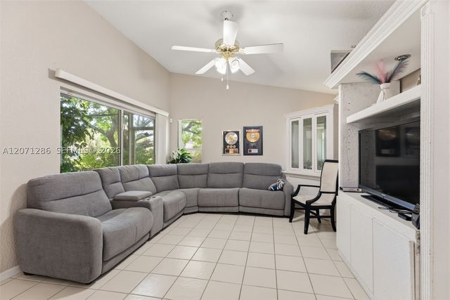 3211 NW 123 Ave, Coral Springs, FL 33065