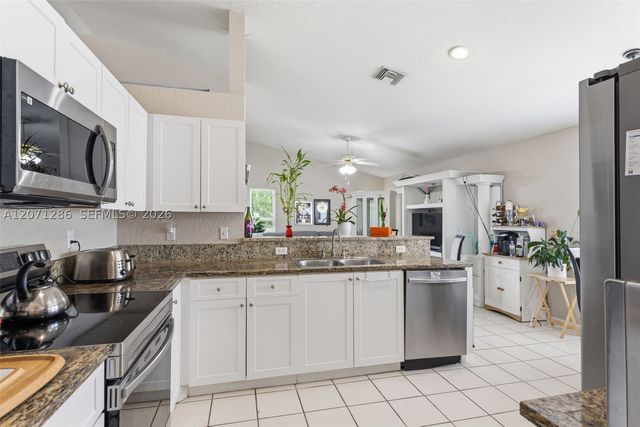 3211 NW 123 Ave, Coral Springs, FL 33065