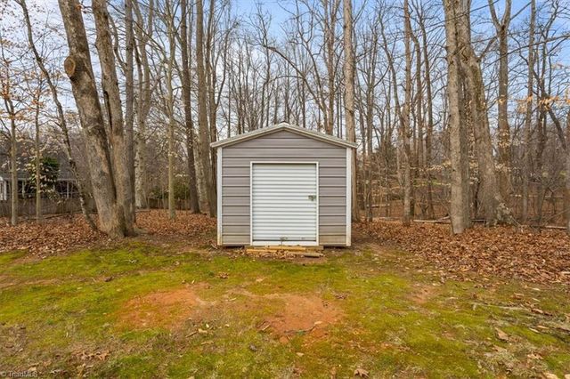 6101 Oak Glenn Court, Summerfield, NC 27358