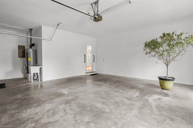 6101 Oak Glenn Court, Summerfield, NC 27358