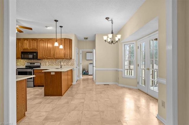 6101 Oak Glenn Court, Summerfield, NC 27358