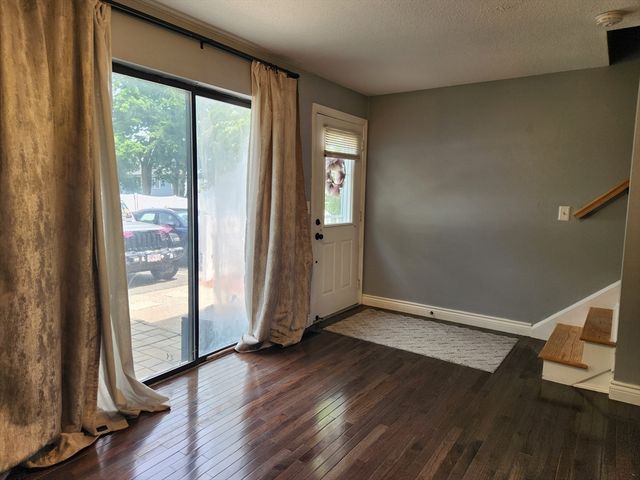 129 Lowell Street 4, Peabody, MA 01960