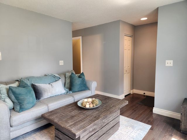 129 Lowell Street 4, Peabody, MA 01960